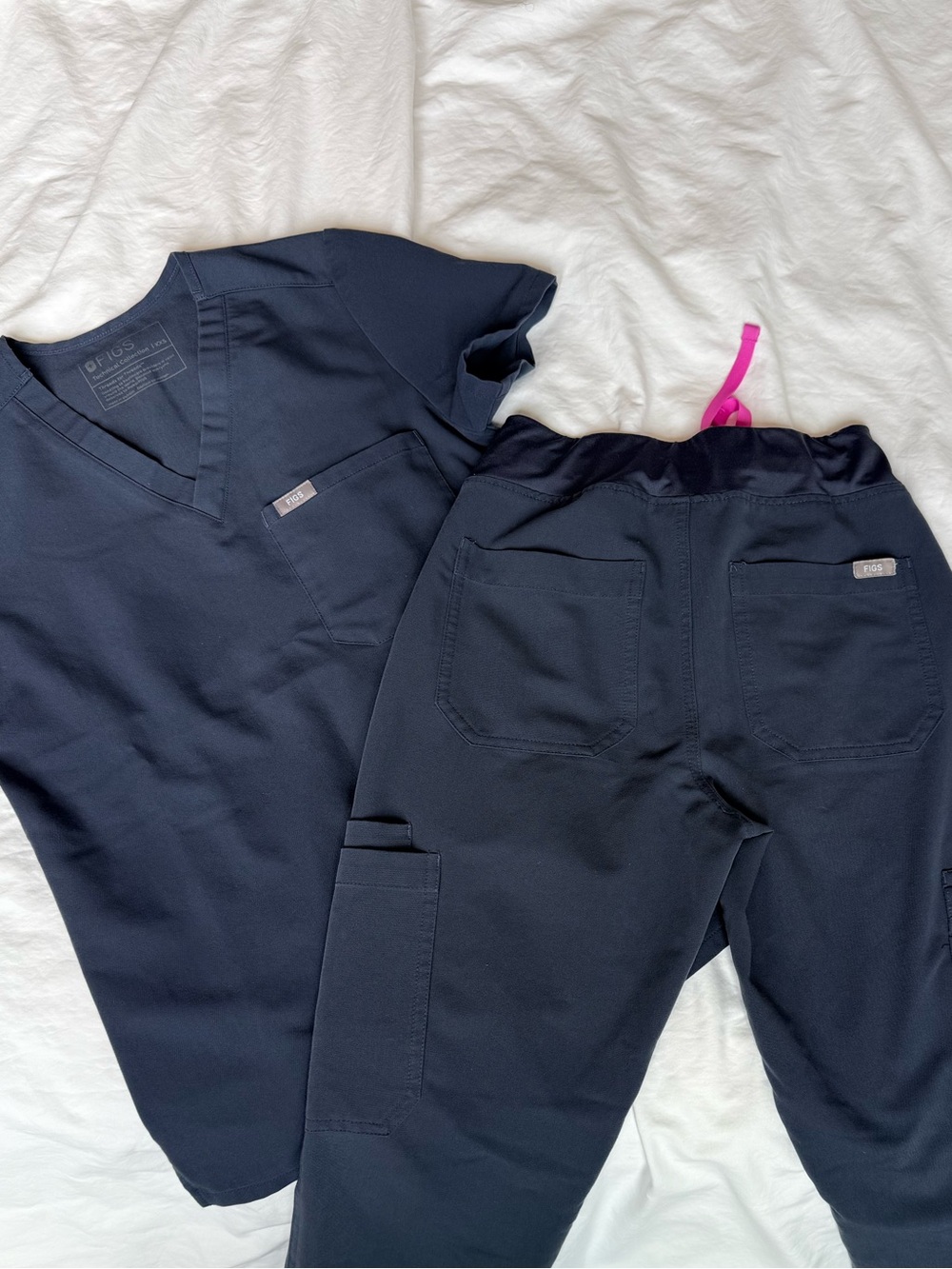 FIGS Women's Navy (night sky) scrub set - Picture 2 of 3